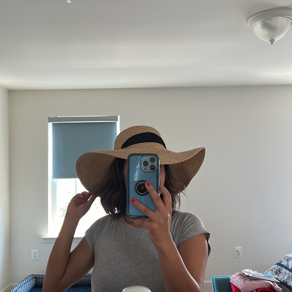 Beach Hat - Picture 5 of 5